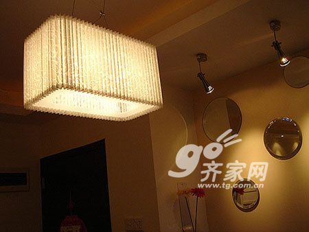 80后DIY成功典范 4万省钱打造100平可爱小家