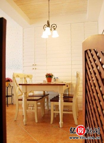 独特创意墙洞变厨房 温馨的2室三口之家