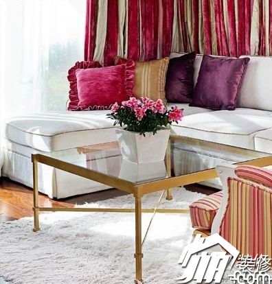 粉紫色调客厅 演绎优雅浪漫风情