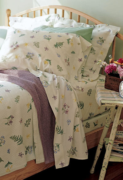 6种小户型优雅卧室 温暖色调一见倾心