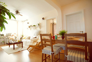 日式风格三居室小清新原木色5-10万客厅沙发效果图