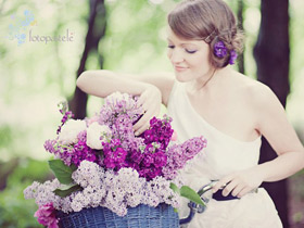  大自然中的梦幻紫色婚礼