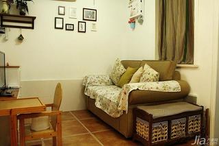 混搭风格小户型50平米客厅照片墙沙发效果图