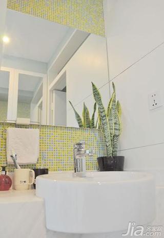 田园风格三居室90平米卫浴间瓷砖洗手台效果图