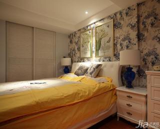 中式风格三居室70平米卧室床效果图