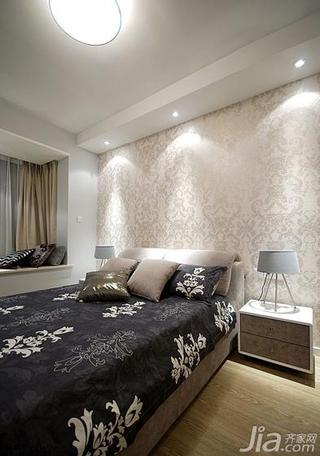 现代简约风格三居室130平米卧室床图片