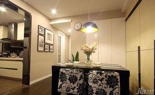 现代简约风格三居室90平米餐厅照片墙灯具图片