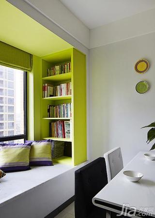 现代简约风格二居室绿色80平米地台装修图片
