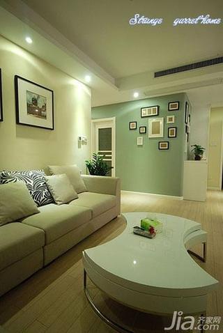 现代简约风格二居室90平米照片墙沙发图片