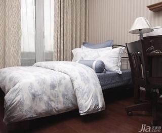 美式风格富裕型卧室壁纸床上用品图片