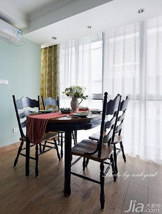 美式风格小户型60平米餐厅餐桌图片