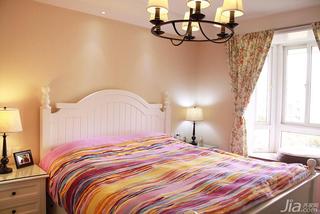 美式风格二居室100平米卧室床图片