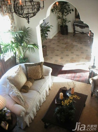欧式风格别墅富裕型客厅隔断沙发图片