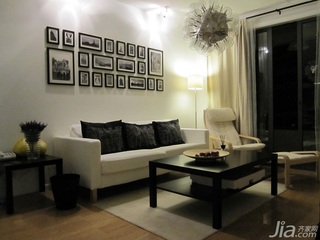 日式风格二居室10-15万70平米客厅照片墙沙发新房平面图