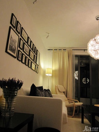 日式风格二居室10-15万70平米客厅照片墙沙发新房家装图