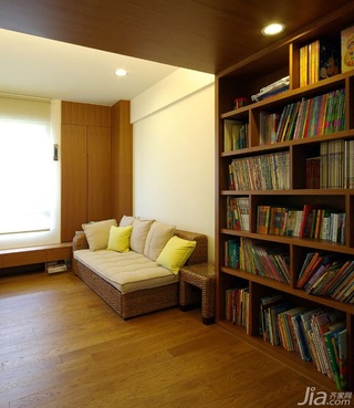 简约风格二居室10-15万90平米客厅地台书架新房家装图