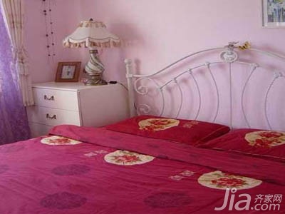 二居室装修,简约风格,老房翻新,50平米装修,40平米装修,3万以下装修,3万-5万装修,经济型装修,卧室,浪漫,床,床头柜,窗帘,灯具