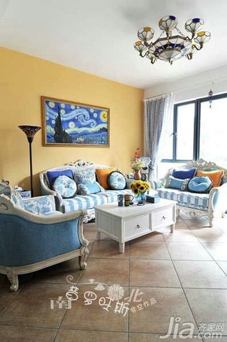 地中海风格复式15-20万130平米客厅沙发效果图