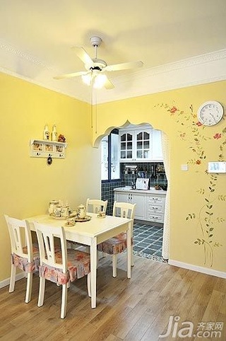 田园风格四房黄色富裕型110平米餐厅背景墙餐桌新房家装图