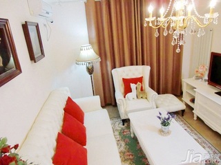 欧式风格二居室10-15万70平米客厅沙发效果图