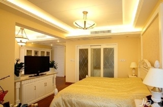 欧式风格四房暖色调10-15万120平米卧室床新房家装图