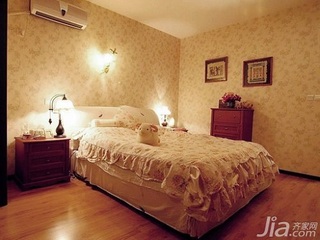 地中海风格二居室10-15万110平米卧室床新房家装图