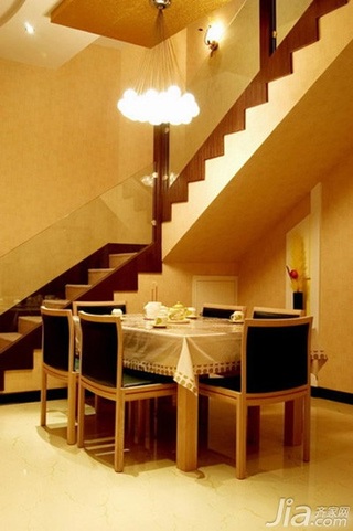 简约风格复式5-10万70平米楼梯餐桌新房平面图