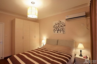 简约风格二居室温馨15-20万80平米卧室床新房家装图
