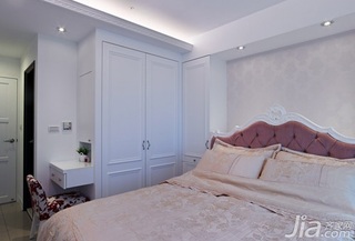 新古典风格一居室舒适60平米卧室床效果图