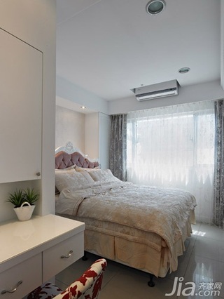 新古典风格一居室舒适60平米卧室床图片