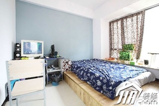 简约风格小户型经济型卧室床图片