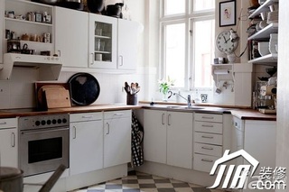 欧式风格二居室简洁白色富裕型厨房橱柜效果图