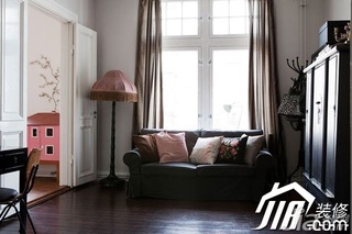 欧式风格二居室富裕型沙发效果图