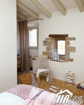 欧式风格复式舒适富裕型客厅背景墙床图片