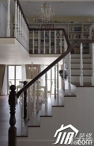 美式乡村风格跃层简洁富裕型110平米楼梯装修图片