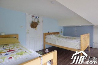 美式乡村风格跃层舒适富裕型110平米卧室床图片