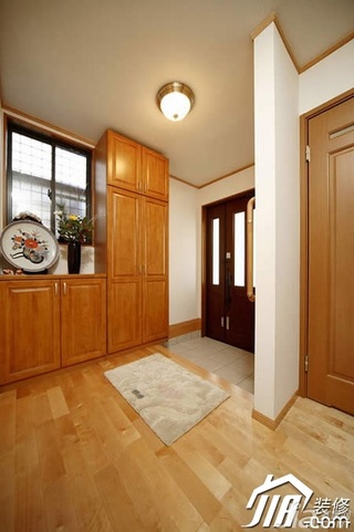 日式风格二居室实用原木色70平米玄关鞋柜图片