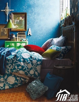 混搭风格公寓温馨蓝色富裕型120平米卧室床效果图