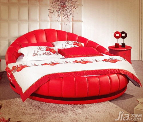 卧室装修,富裕型装修,卧室,床,床头柜,红色,舒适