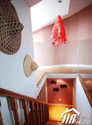 欧式风格复式富裕型130平米楼梯灯具效果图