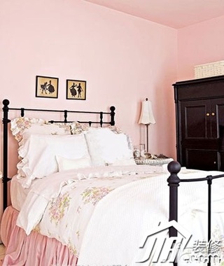 混搭风格公寓舒适富裕型100平米卧室床效果图