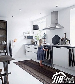 二居室简洁白色经济型厨房橱柜效果图
