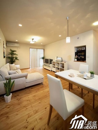 日式风格二居室60平米客厅沙发效果图