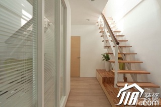 简约风格公寓简洁富裕型楼梯设计图