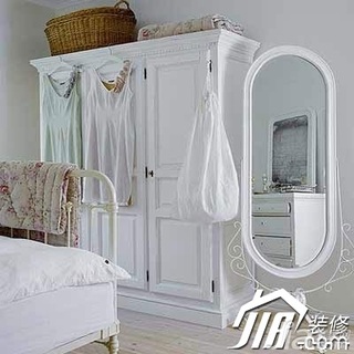 欧式风格公寓简洁白色经济型70平米卧室衣柜设计图