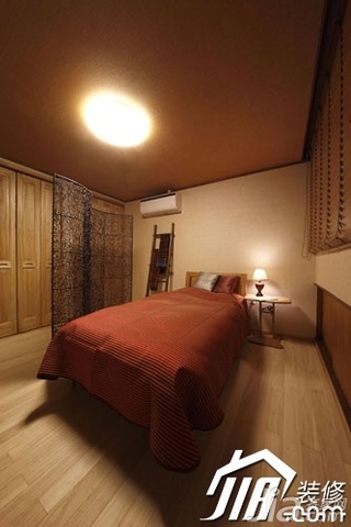 混搭风格二居室富裕型70平米卧室床图片