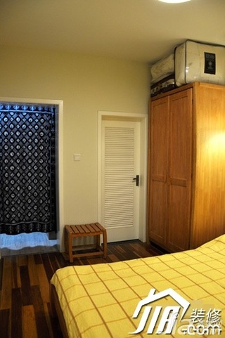混搭风格公寓5-10万100平米卧室床图片