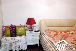 田园风格二居室经济型50平米卧室床图片