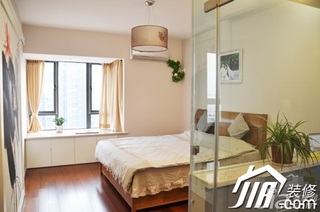 简约风格公寓舒适富裕型120平米卧室床效果图
