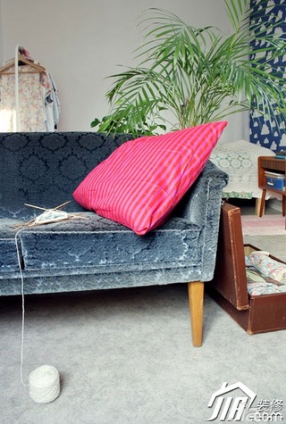 新古典风格二居室富裕型80平米客厅沙发图片